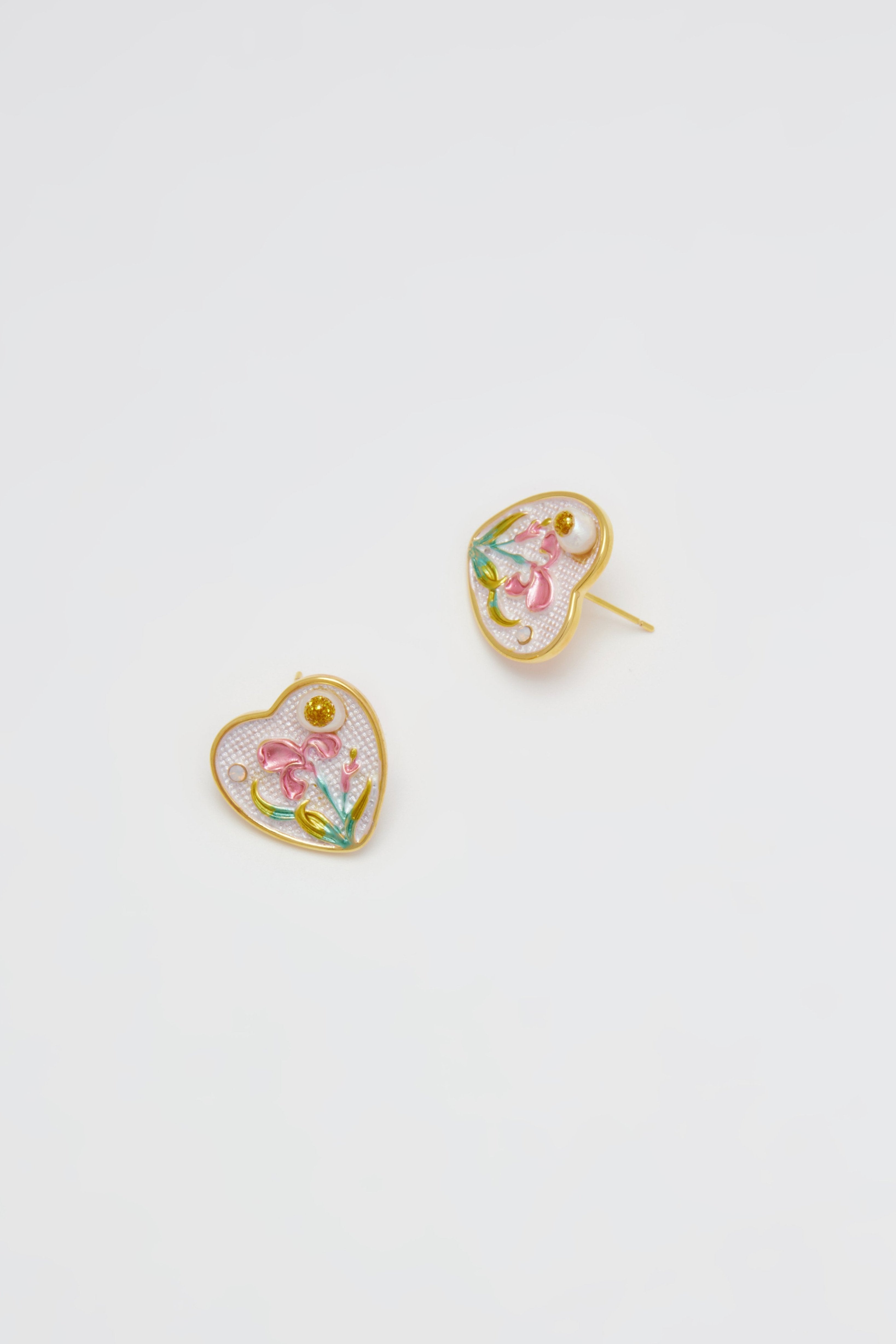 Alyx Flower Heart Stud Earrings