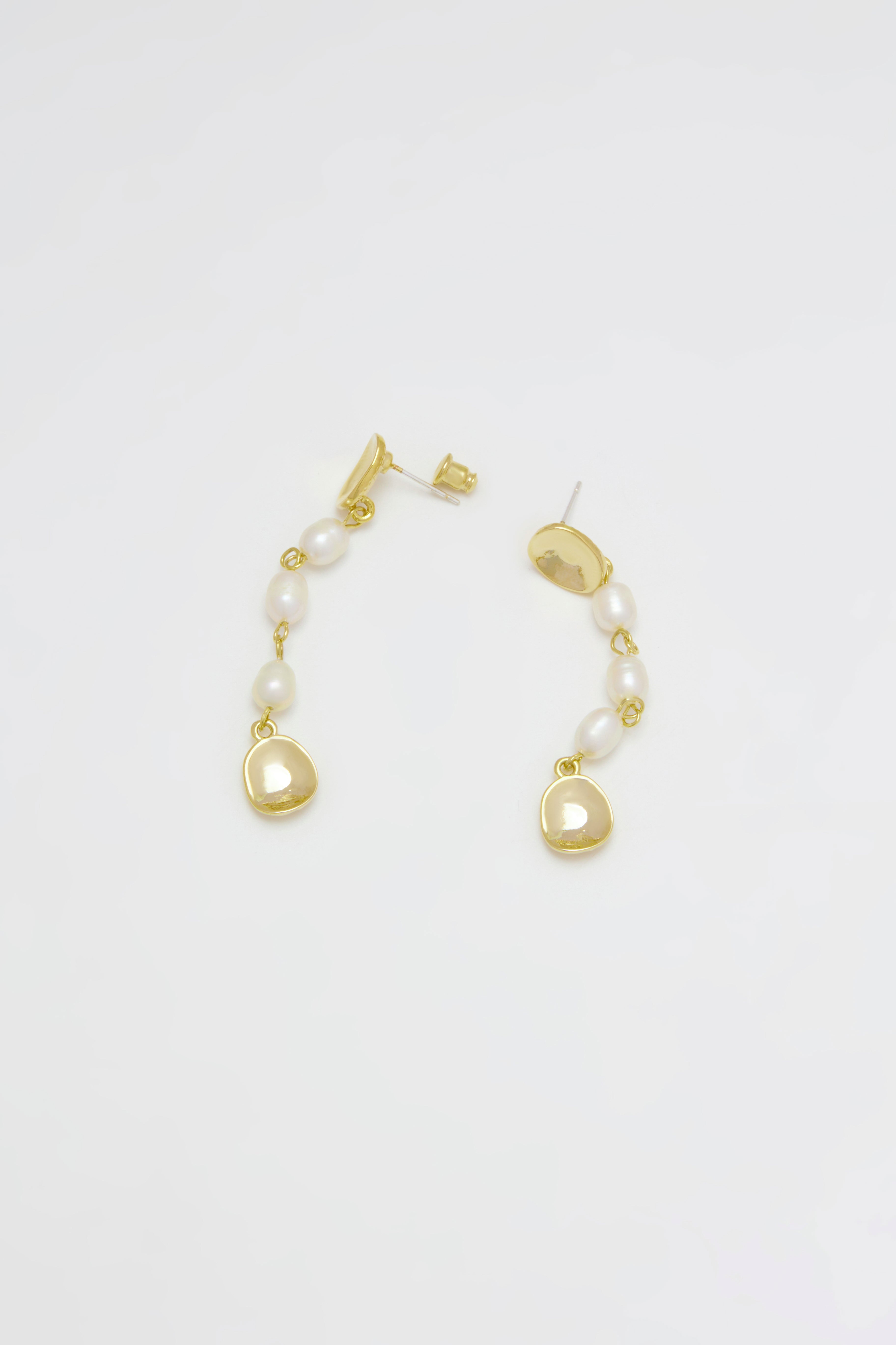 Asymmetric Long Pearl Drop Earrings