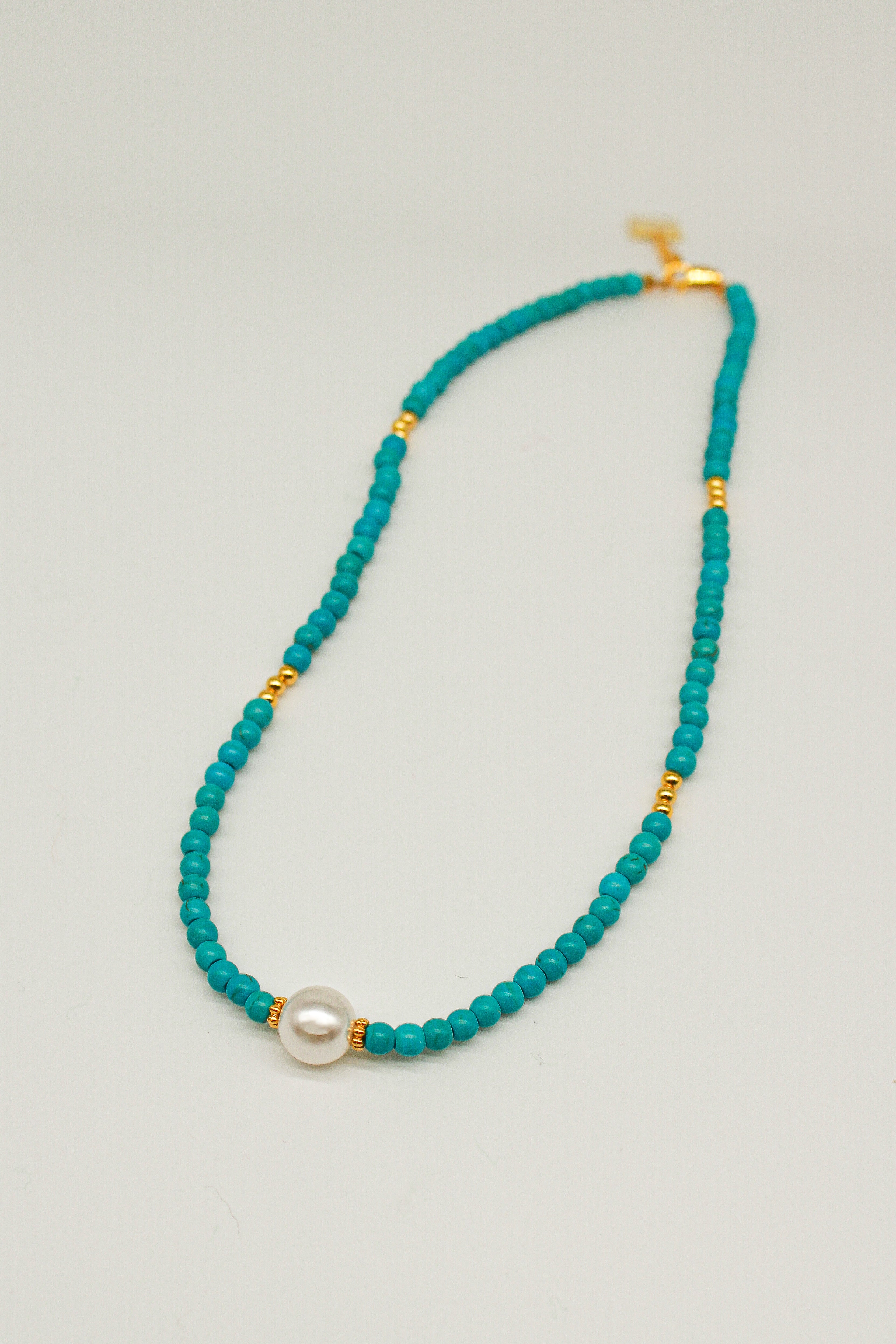 Chalchite and Pearl  Necklace - Round