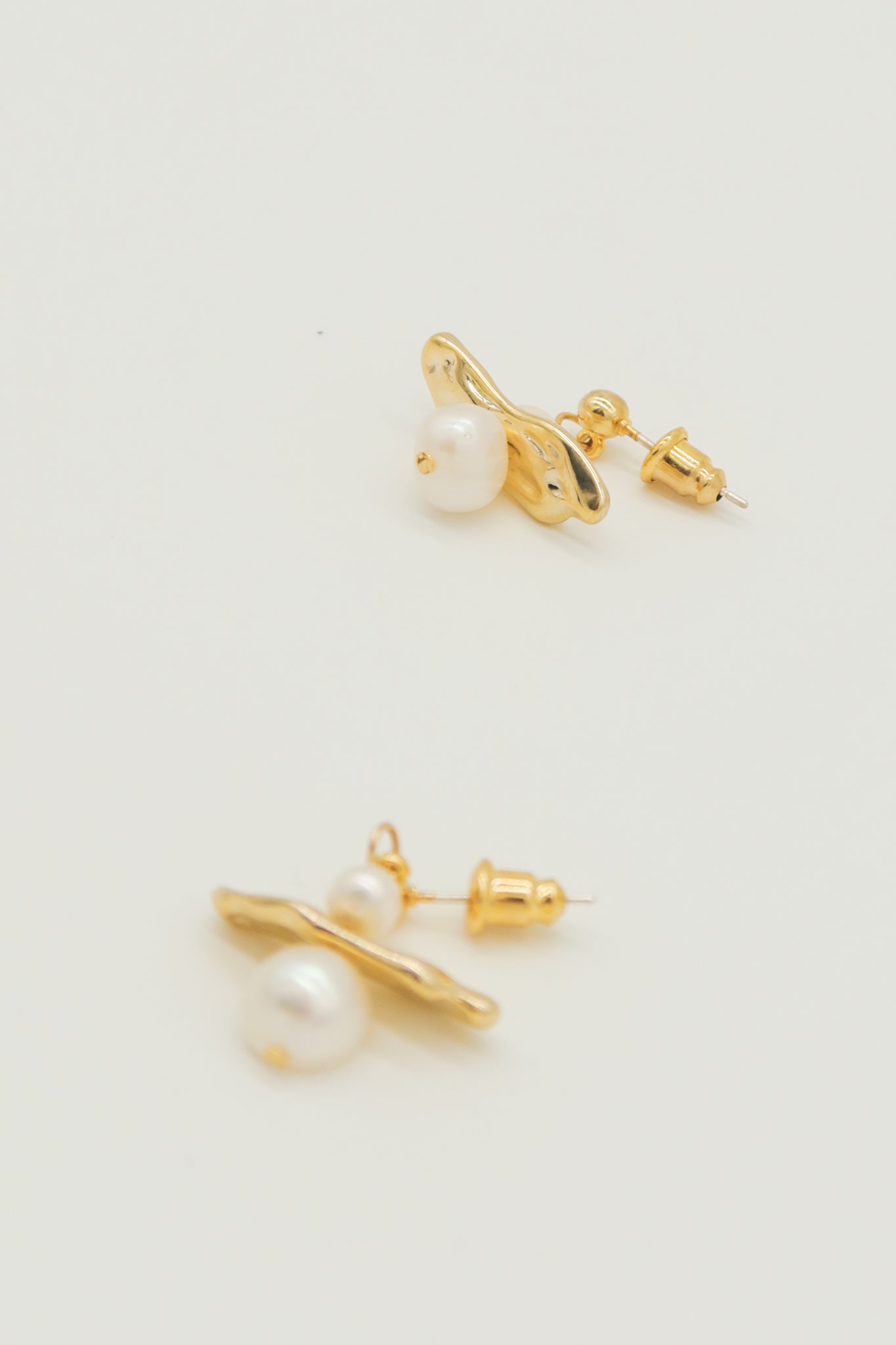 2 Pearl and Gold in the middle Gold Earrings / Gold Pearl