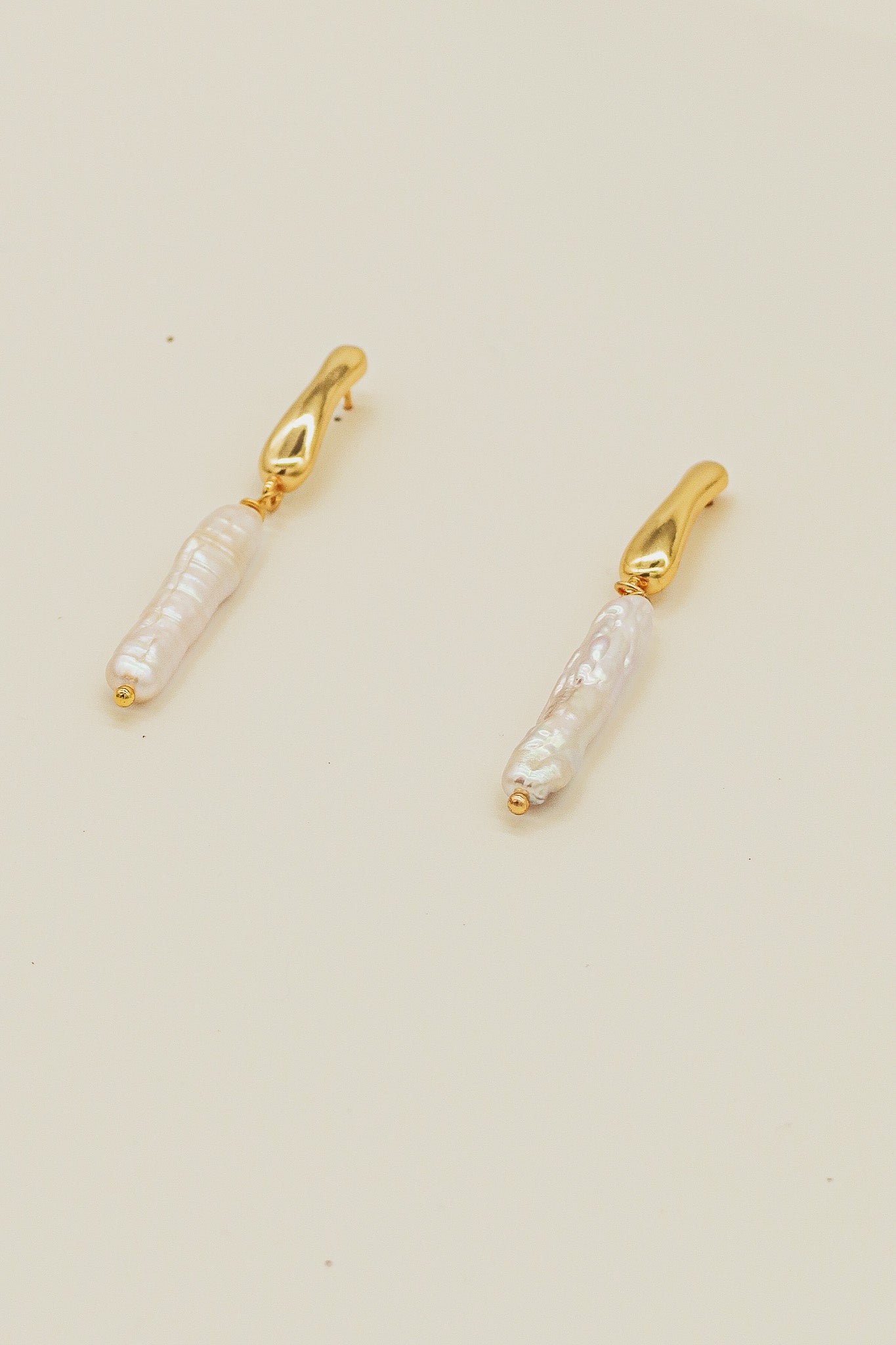 Baroque Pearl One  line drop Gold Earrings