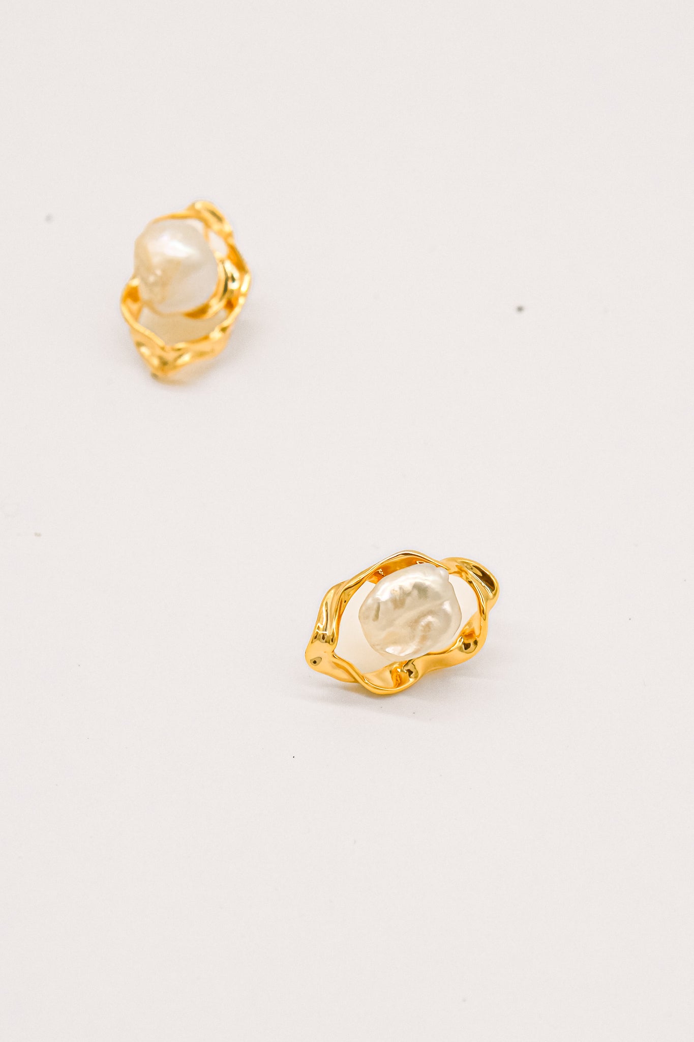 Baroque Pearl  in the middle Gold Earrings